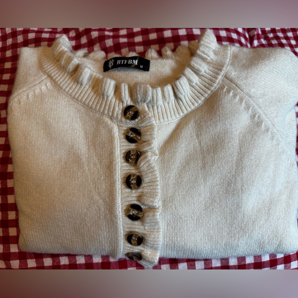 NWOT Ruffled Cream Sweater with Tortoise Shell Buttons - Picture 3 of 5